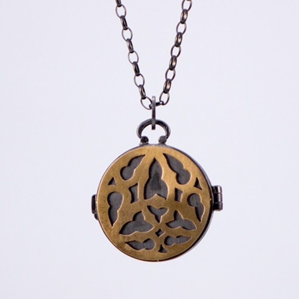 İz Peşinde Koleksiyonu Madalyon Kolye