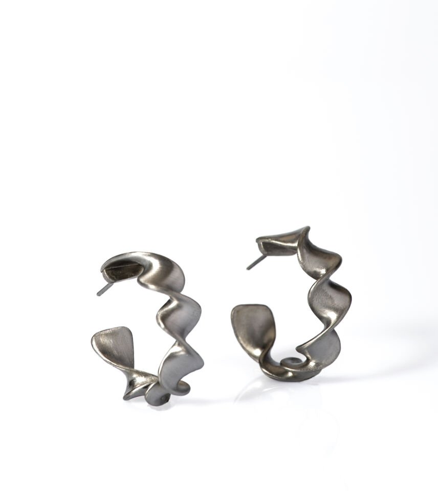 Future Facades ''The Twist'' Küpe