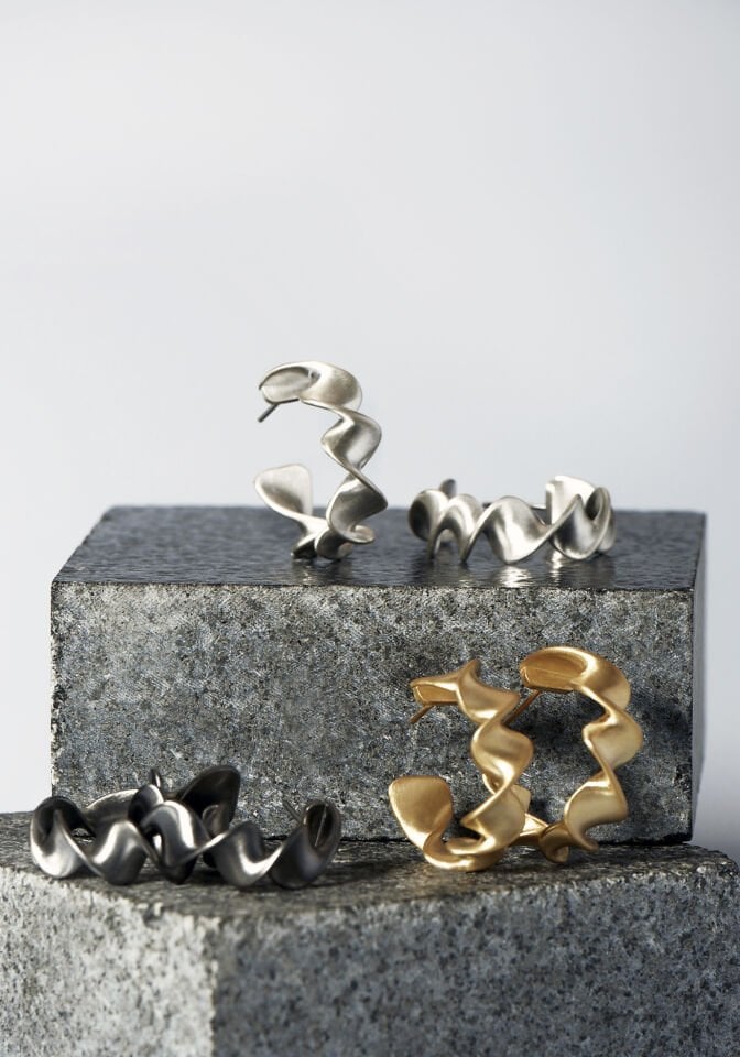 Future Facades ''The Twist'' Küpe