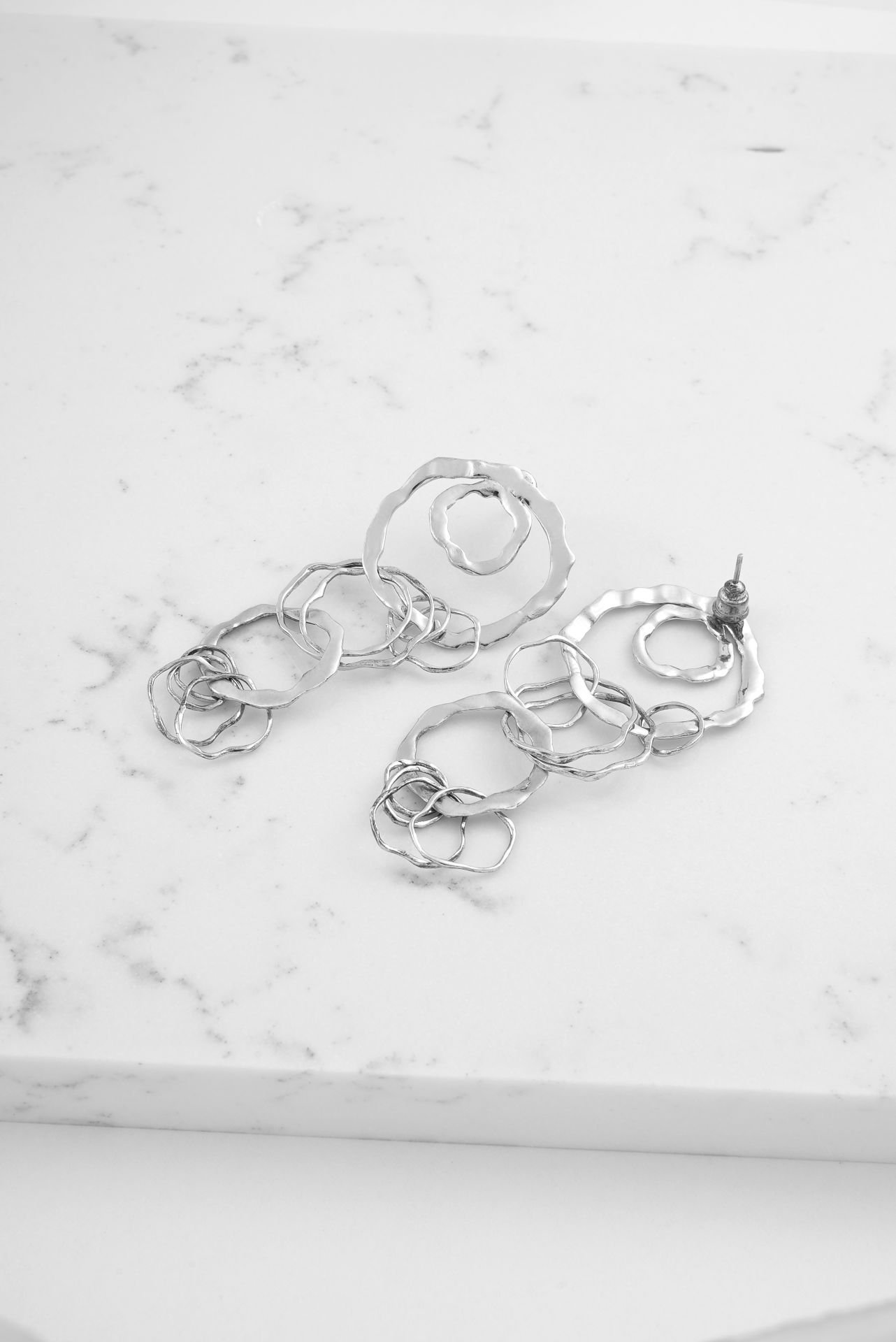 Halkalar ve Taşlar Koleksiyonu Küpe